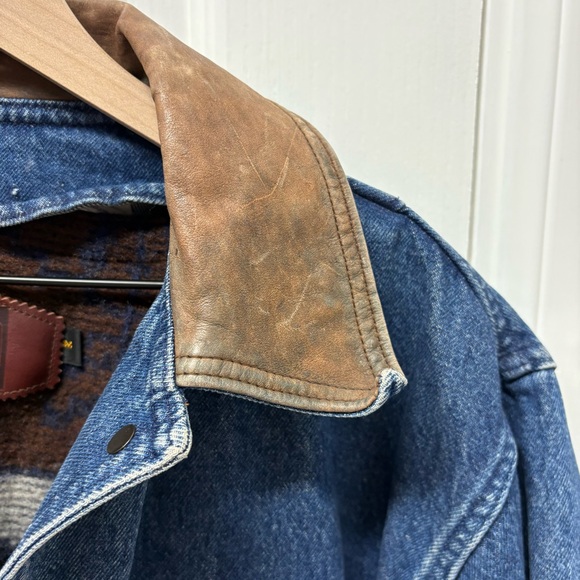 Vintage 80s Woolrich Denim Blanket Lined Barn Coat Chore Jacket Women Medium USA - Picture 5 of 9
